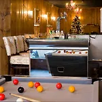 酒店 节日夫人 - 库尔舍瓦勒奥林匹克酒店 2*