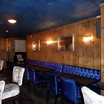 节日夫人 - 库尔舍瓦勒奥林匹克酒店 酒店