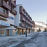 节日夫人 - 库尔舍瓦勒奥林匹克酒店 2* 谷雪维尔