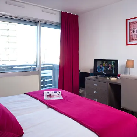 ホテル マダム バカンス オテル オリンピック 2*