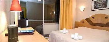 ホテル マダム バカンス オテル オリンピック 2*