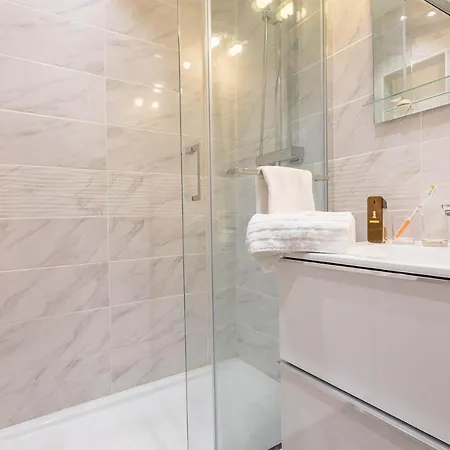 マダム バカンス オテル オリンピック ホテル 2*