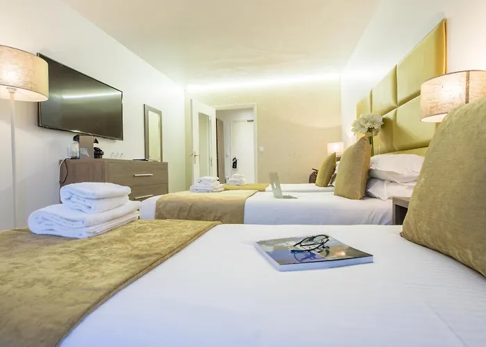 Madame - Olympic Hotel